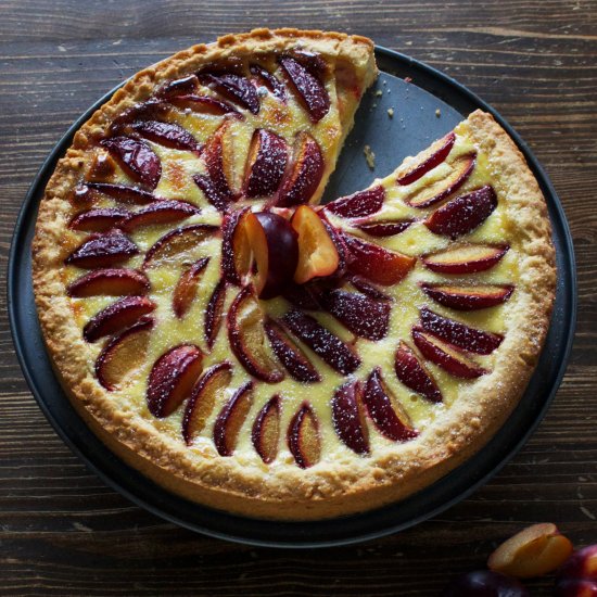 Plum Vanilla Tarte