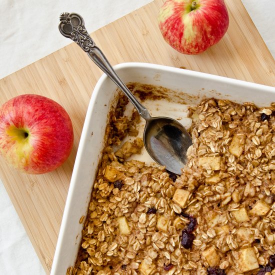 Vegan Apple Cinnamon Baked Oatmeal