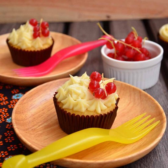 Vanilla & White Chocolate Cupcakes