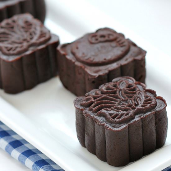 Chocolate Snowy Mooncake