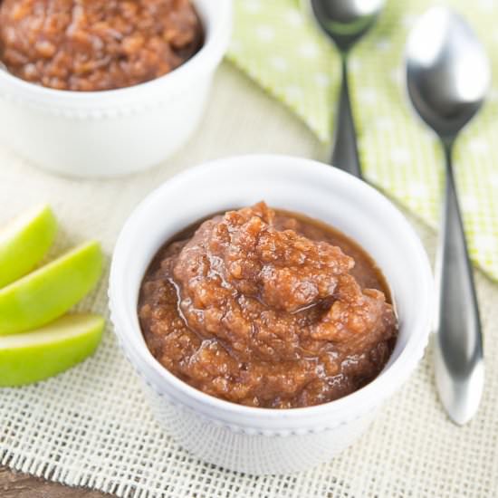 Slow Cooker Cinnamon Applesauce