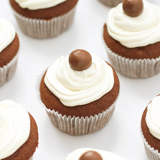 Chocolate & Vanilla Cupcakes