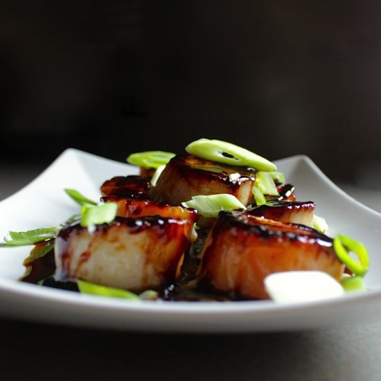 Soy and Sesame Glazed Scallops