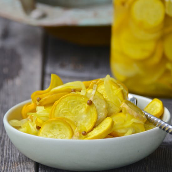 Yellow zucchini pickles