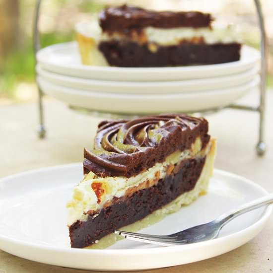 CHOCOLATE CARAMEL NUT PIE