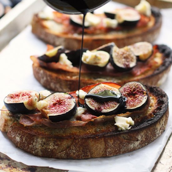 Roasted Fig and Blue Cheese Tartine