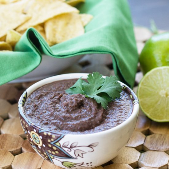 Jalapeño lime black bean hummus