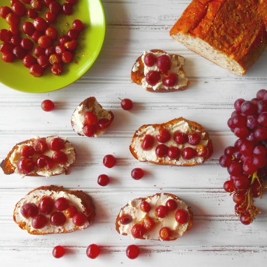 Grape Crostini