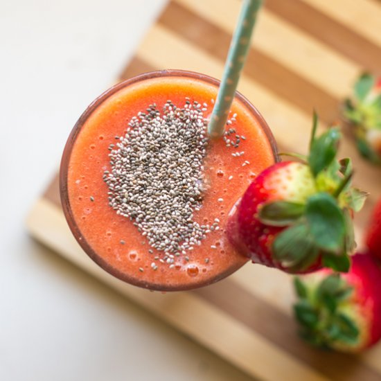 Strawberry & Mango Smoothie w/ Chia