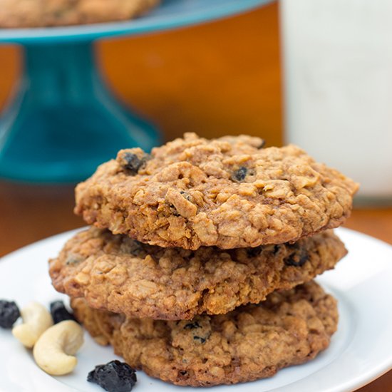 Blueberry Cashew Oatmeal Cookies