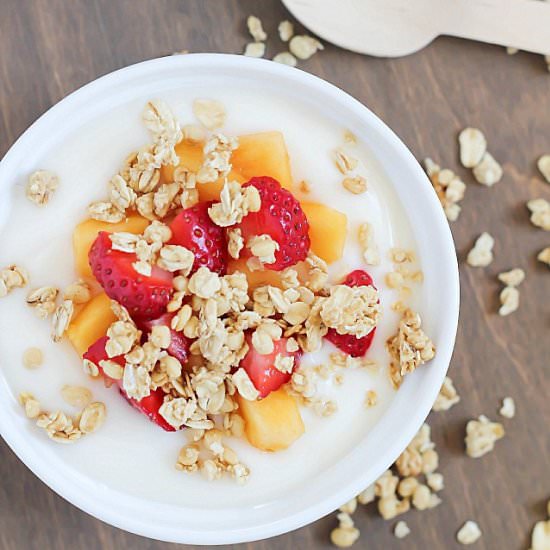 Fruit, Yogurt & Granola Parfait