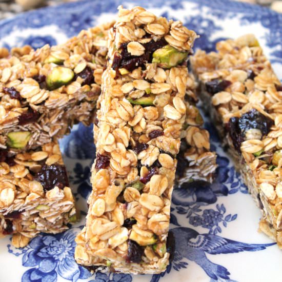 Cherry Pistachio Granola Bars