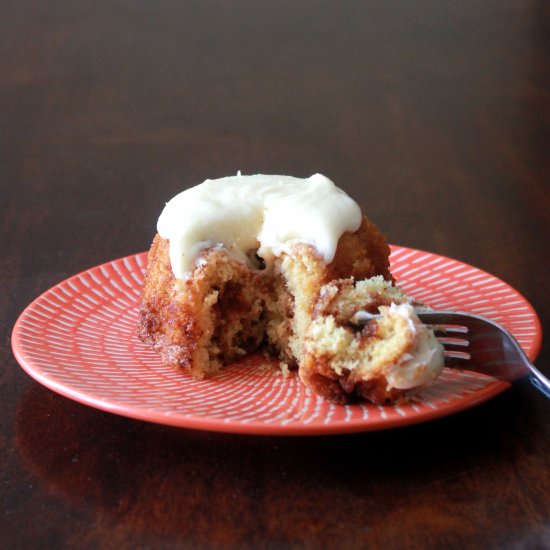 Mini Cinnamon Roll Cakes