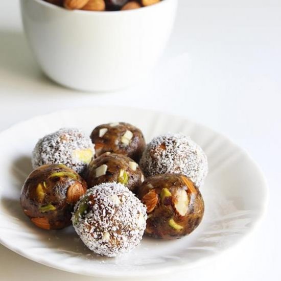 Date & Nut balls