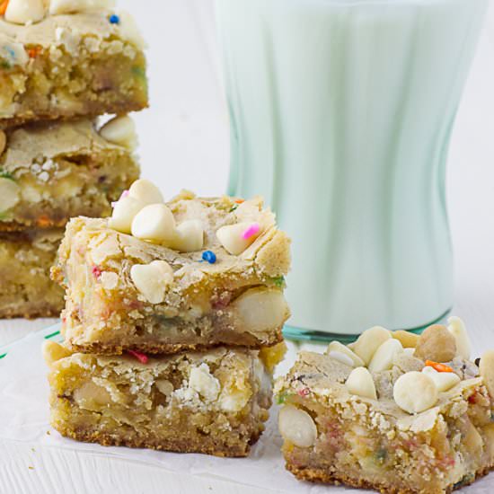 White Chocolate Macadamia Blondies