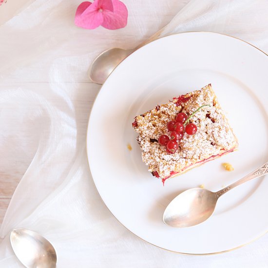 Pudding Mousse and Red Currant