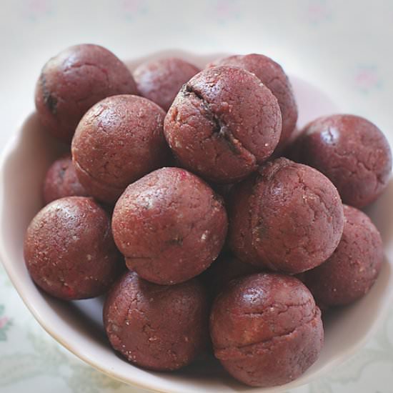 Chocolate Filled Cake Pops