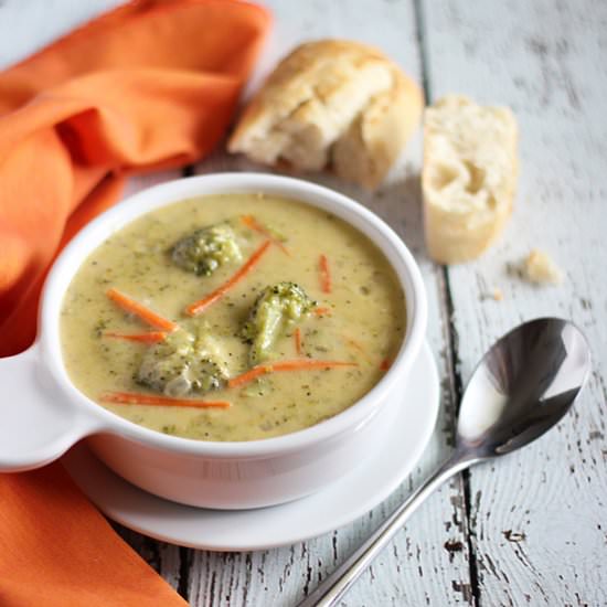 Skinny Broccoli Cheddar Soup