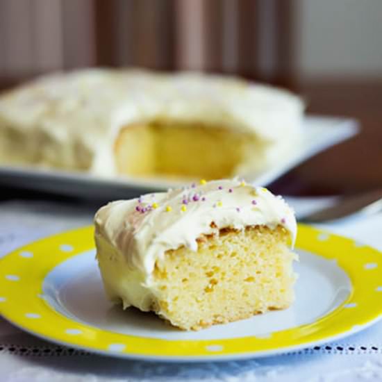 Easy Lemon and Yogurt Cake