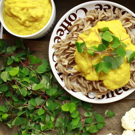 Pasta with cauliflower sauce