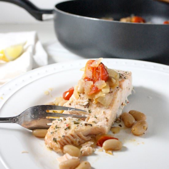 Salmon w. White Beans & Tomatoes