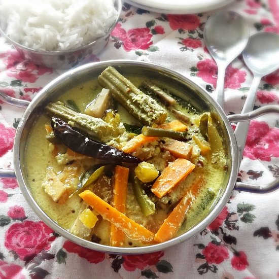 Mixed Vegetables Stew with Coconut