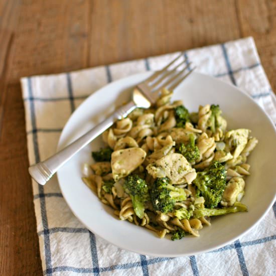 Chicken Broccoli Pesto Pasta Toss