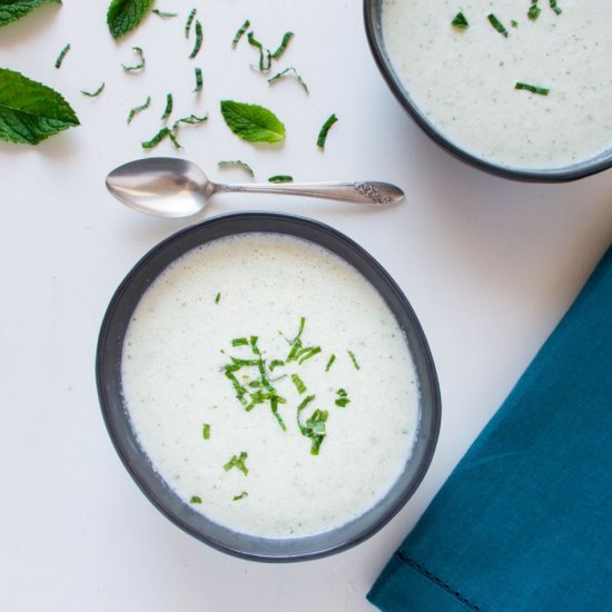 5 Minute Chilled Cucumber Mint Soup