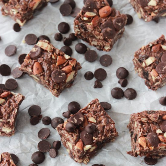 No-Bake Chocolate Almond Oat Bars