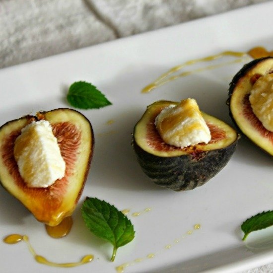 Figs with Ricotta and Honey