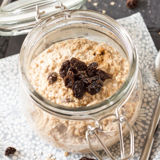 Cinnamon Raisin Overnight Oats