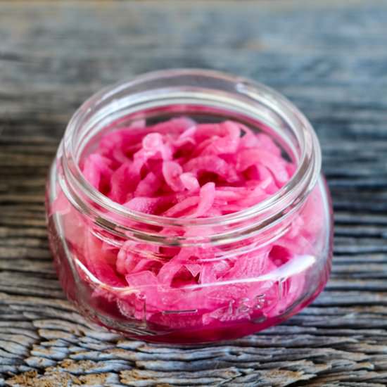 Homemade Pickled Red Onions