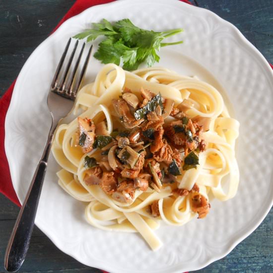 Fettuccine and Mushrooms