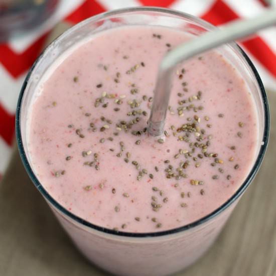 Creamy Strawberry Chia Smoothie