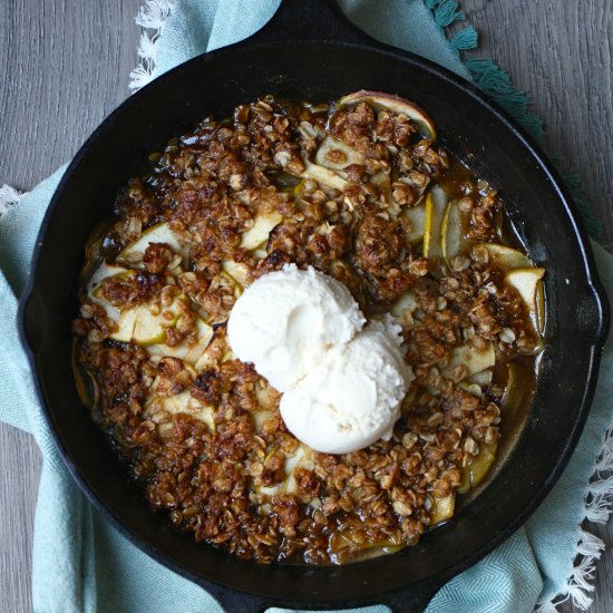 Skillet Spiced Apple Crumble