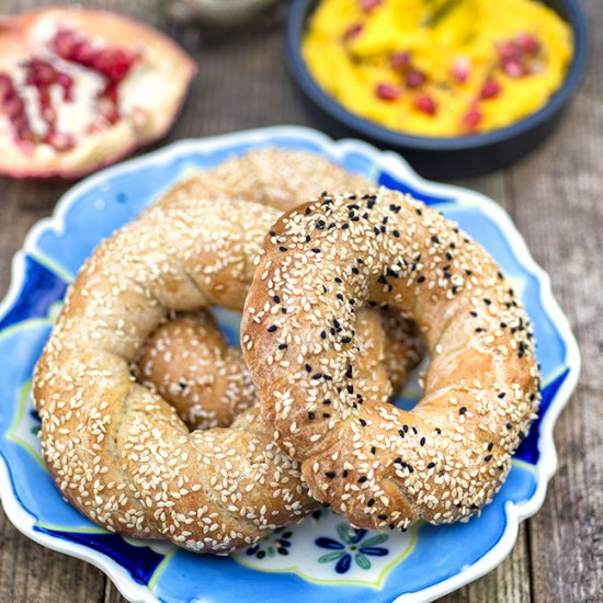 Semit with Carrot Tahina Dip