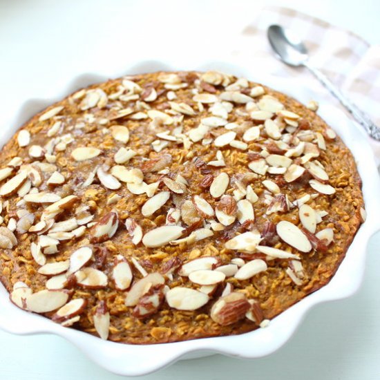 Pumpkin Baked Oatmeal with Almonds