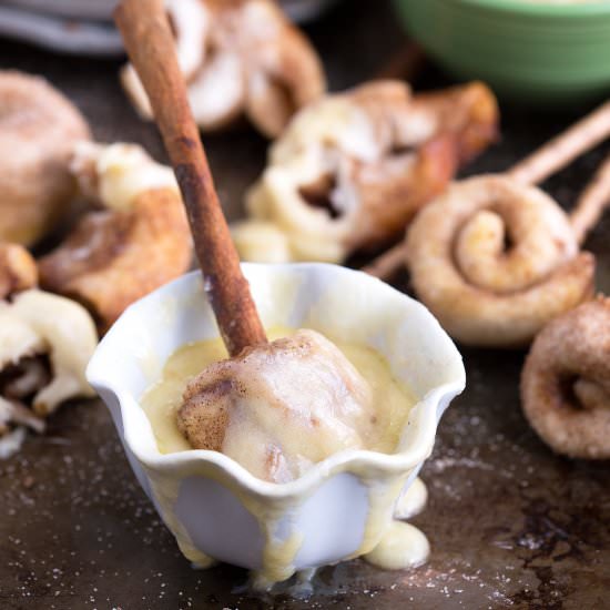 Cinnamon roll fondue