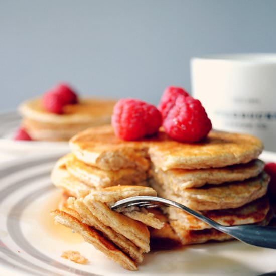 Clean and Simple Oat Pancakes