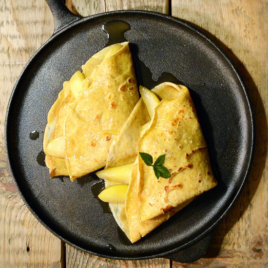 Crêpes with Caramelized Pears