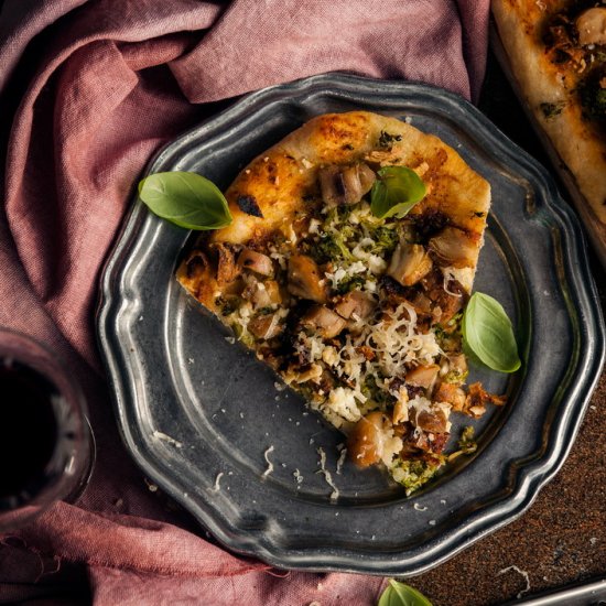 Pizza with Broccoli and Chicken