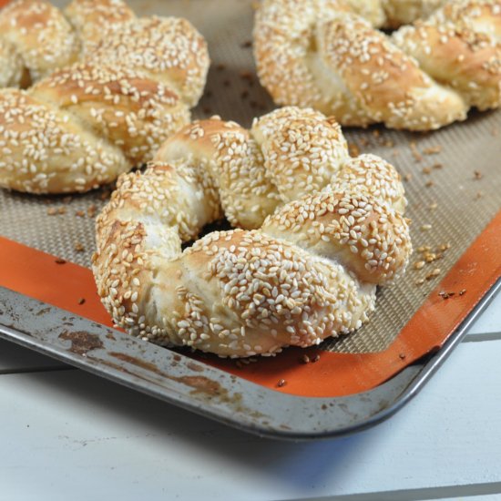 Simit: Turkish Sesame Seed Bread