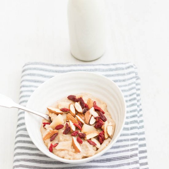 Slow Cooker Cinnamon Apple Oats