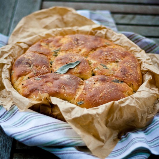 Sage and Onion Tear and Share Bread