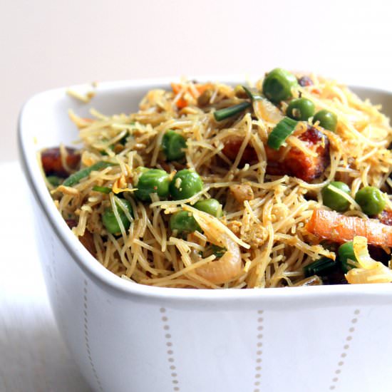 Singapore Style Noodles with Paneer