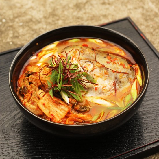 Maeuntang Korean Salmon Head Soup