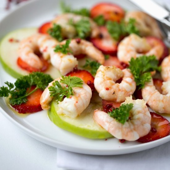 Shrimp, apple and strawberry salad