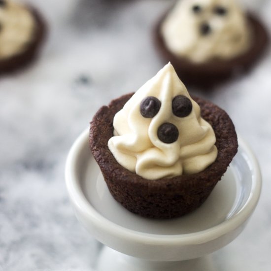 Chocolate Ghost Cookie Cups