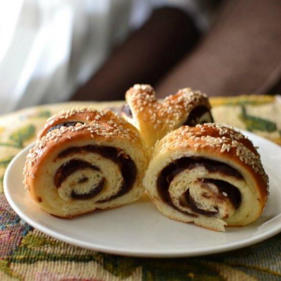 Red Bean & Sesame Seeds Ring Bread