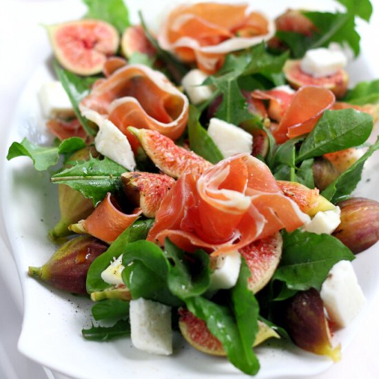 Goat cheese, fig & prosciutto salad